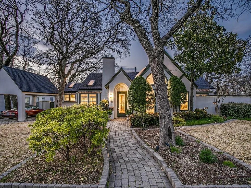 Fall in Love With Older Homes Updated for Modern Lifestyles During Open