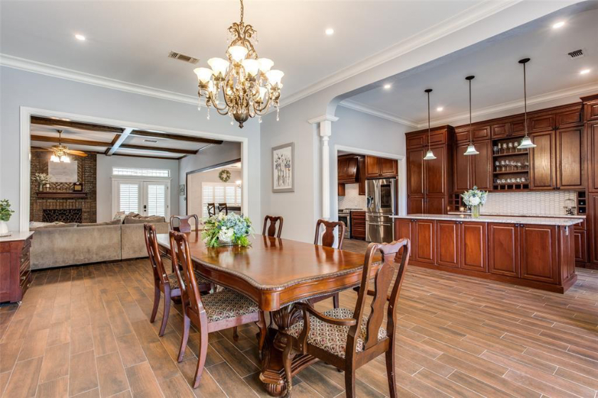 Argyle Offers The Best of Both Worlds, And so Does This Canyon Oaks