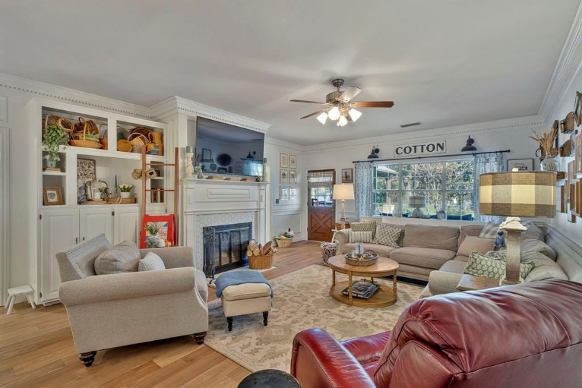 RE/MAX DFW Associates Liz Snowden Has a Fabulous Find in Flower Mound