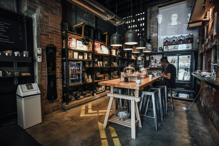 Smoke Shop In Toronto Targeting The High End Market Smoke Shop In Toronto Targeting The High End Market
