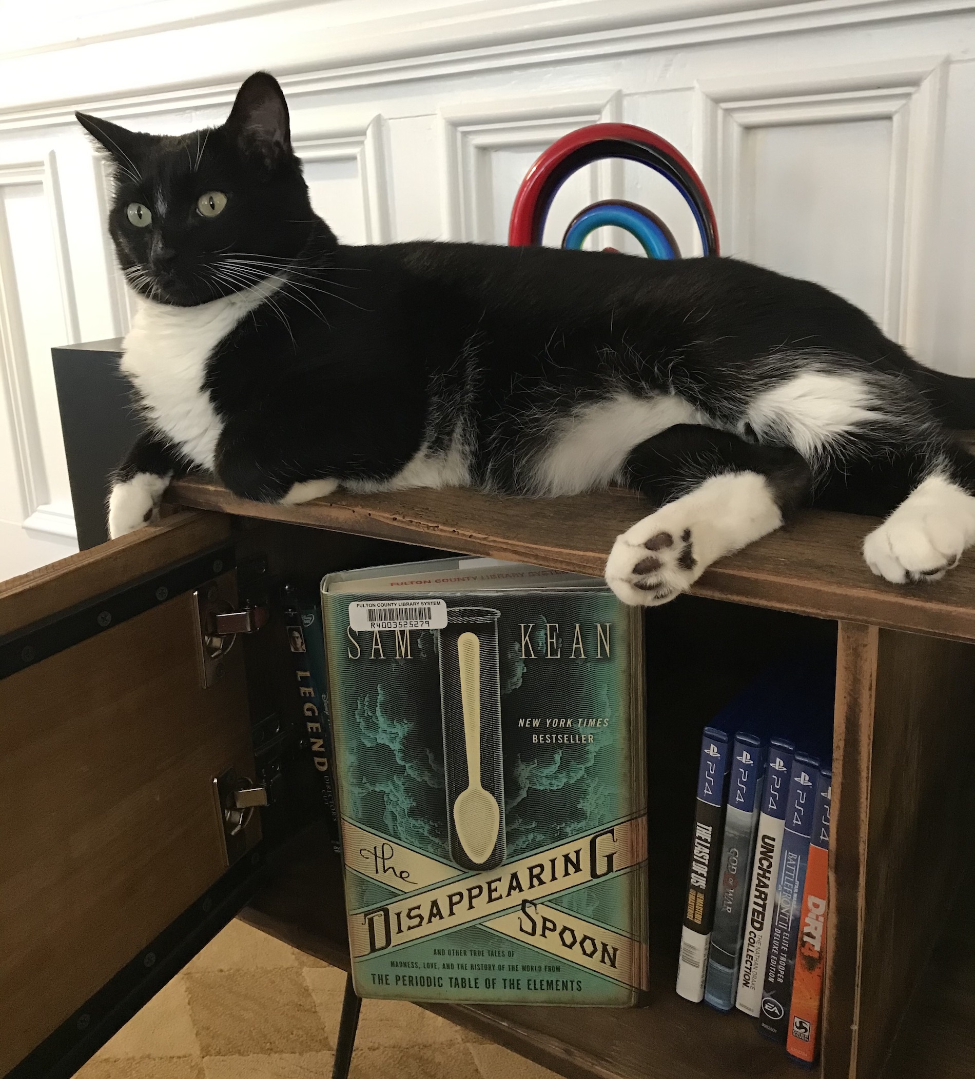 The Disappearing Spoon and Other True Tales of Madness, Love, and the