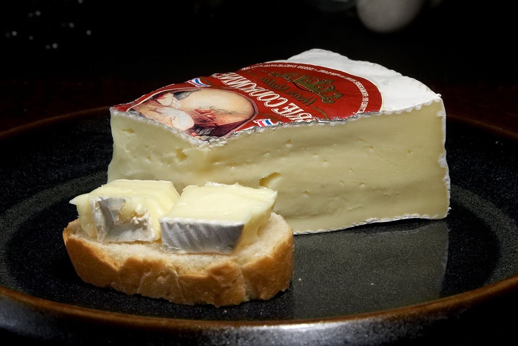 Can You Microwave Brie? Can You Microwave?