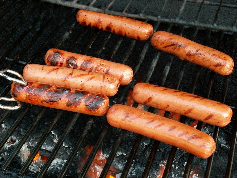 Can You Refreeze Hot Dogs? Can You Refreeze Uncooked Hot Dogs? Can