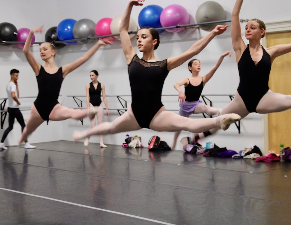 Turning Pointe Dancers Prepare For Competition Cape Cod Wave