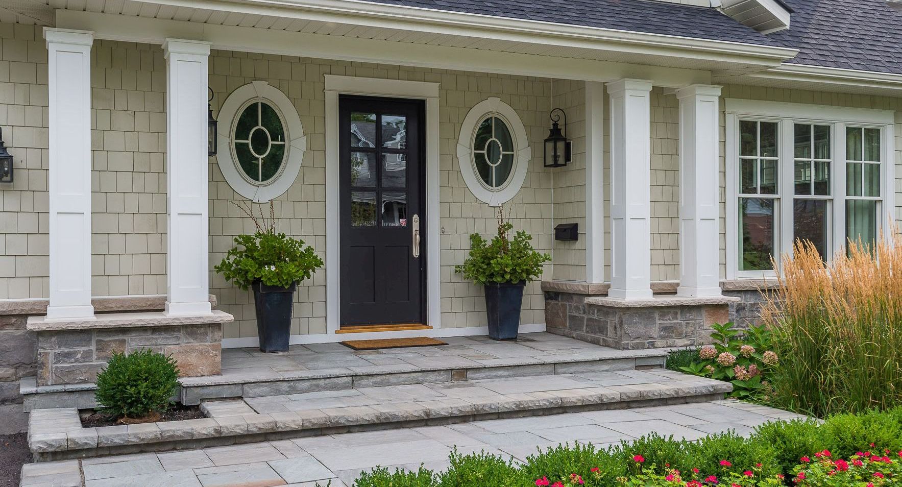 Columns Capital Column