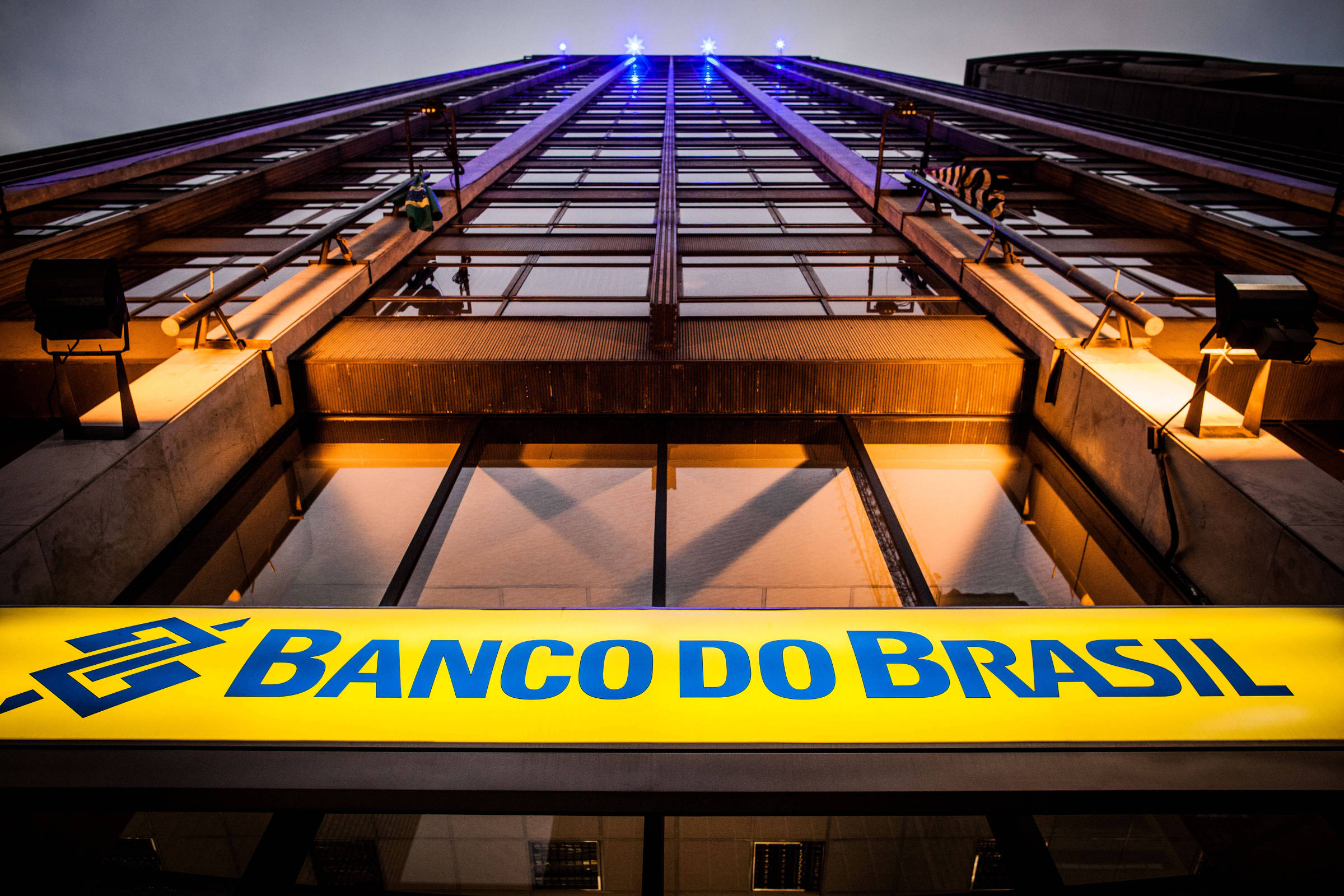 Bancos fecharão durante o feriado; Saiba como pagar as contas?