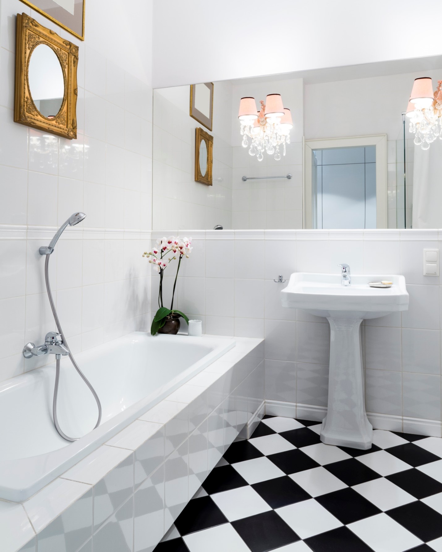 Are Pedestal Sinks Right for Your Bathroom?