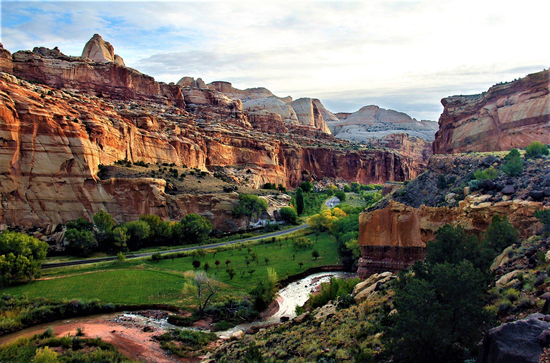 Capitol Reef National Park Lodging and Attractions