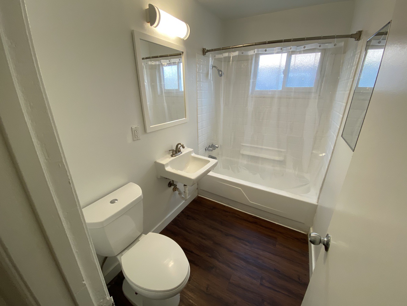 Photo Gallery Capri Student Apartments at Isla Vista