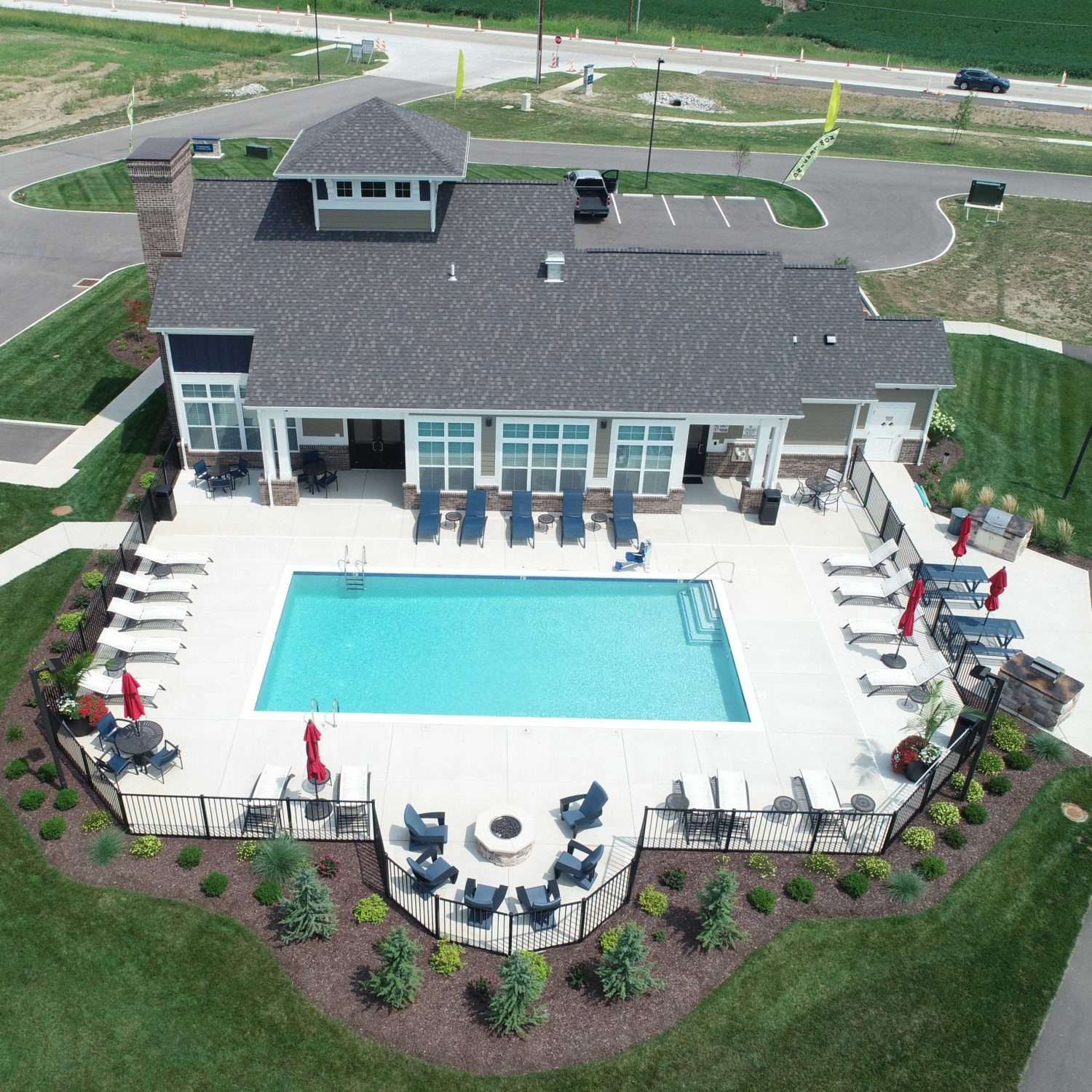 Thirteen01 at Hartman Lakes Capri Pool