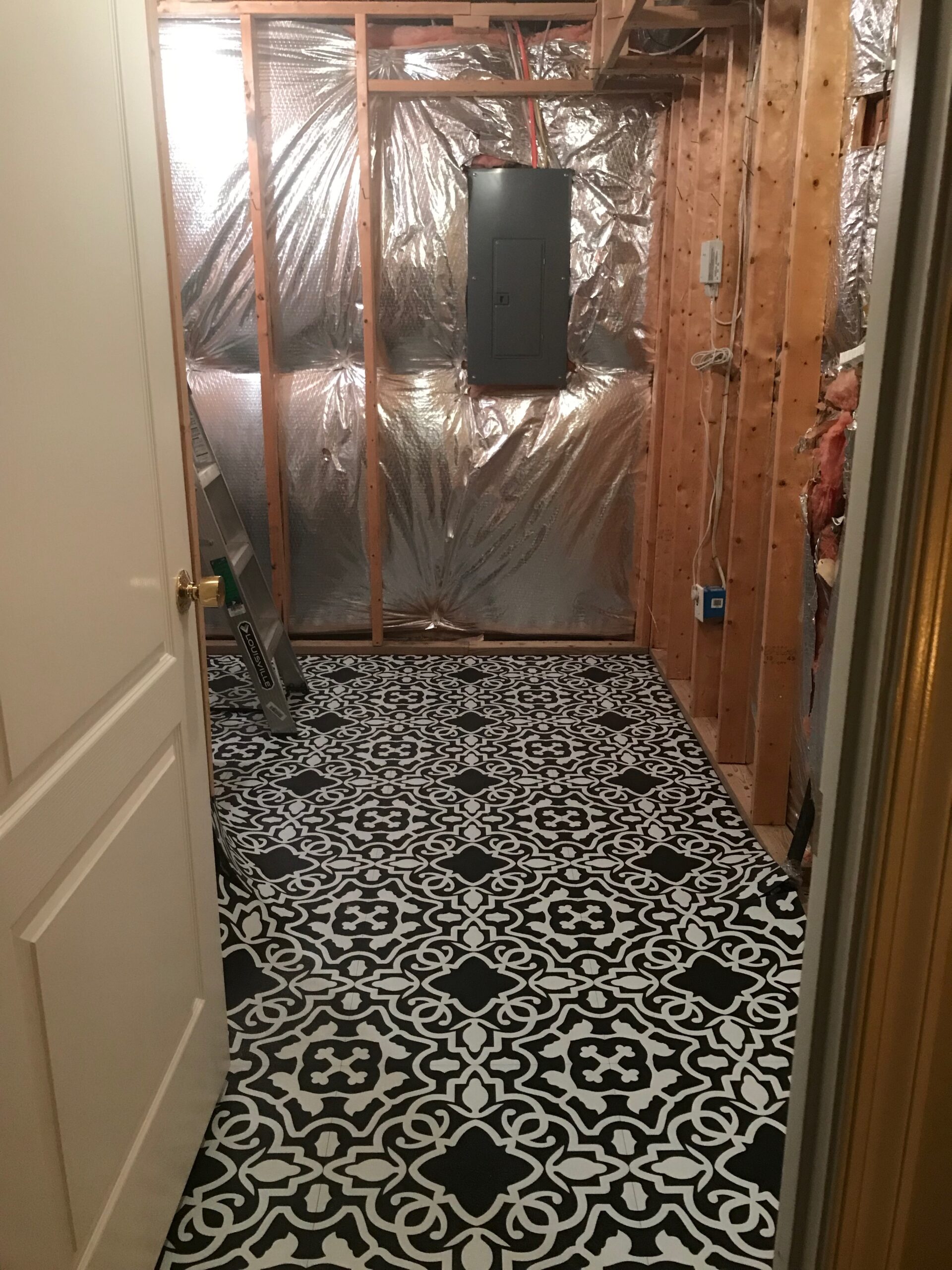 Drywall basement room. Install washer/dryer hookup. Service Provider