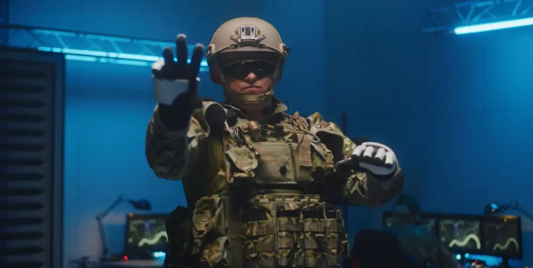 Real Examples and Use Cases of Mixed Reality in Military Capsule Sight