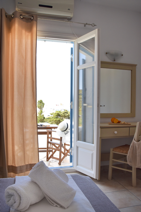 Captain Apartments Paros Apartment Hotel in Naoussa Paros Greece