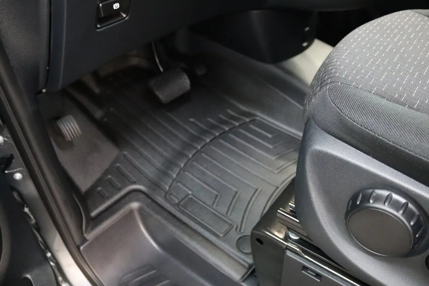 Smartliner Vs Weathertech The Ultimate Battle for Car Floor Protection