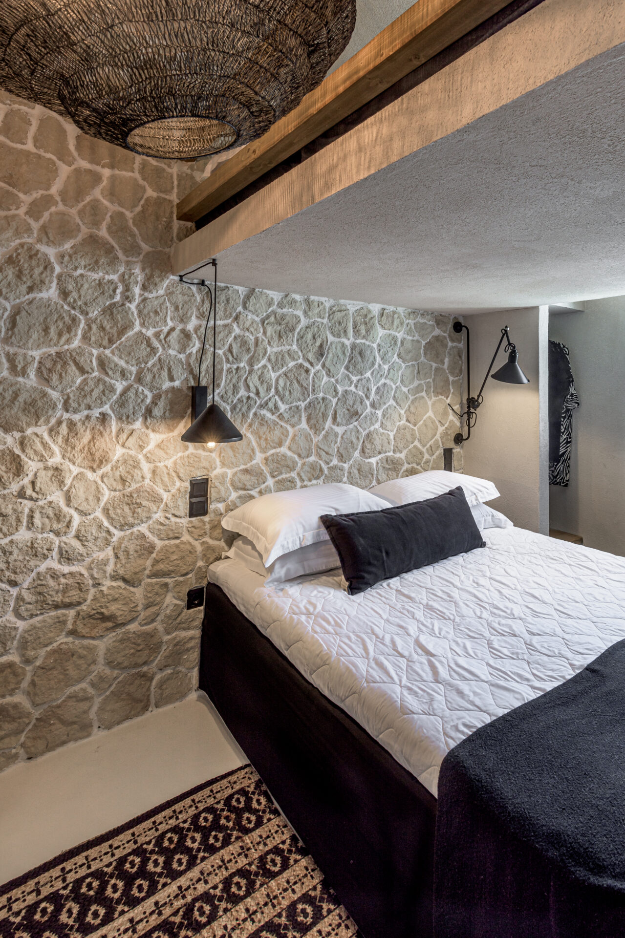 The White Villa Captain zeppos Milos Greece