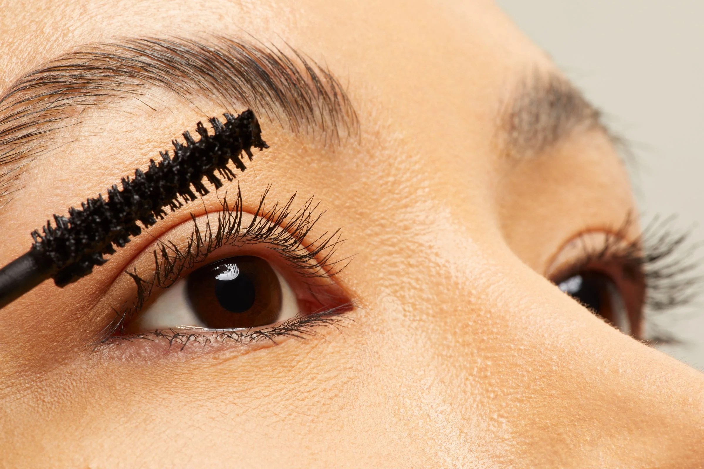 Mascara and The Damage It Does to Your Eyelashes » Captions Sky