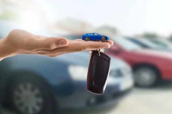 車の鍵やスマートキーを紛失したら？探し方やスペアキーの作り方・料金を解説 MOBY [モビー]