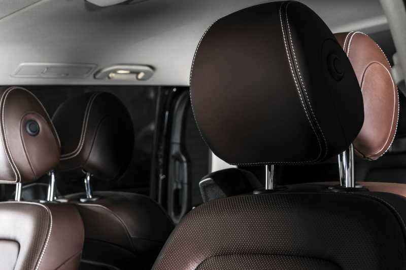 みんな知らない！？車のヘッドレストの正しい使い方｜外すと法律違反？ MOBY [モビー]