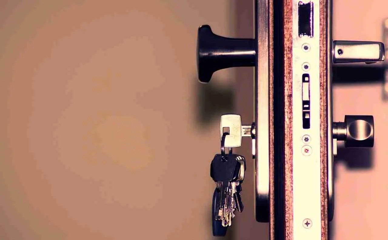 Simple Tricks To Protect Your Locks From Jammed Doors
