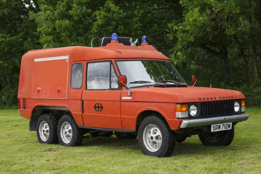 6колесные внедорожники Range Rover от ателье Carmichael пожарные и не