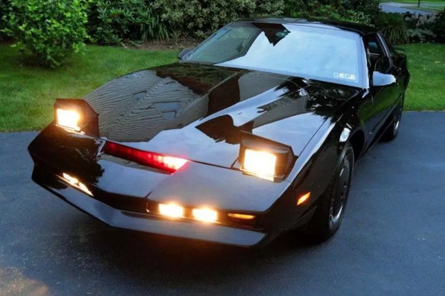 "Кто мечтал об автомобиле K.I.T.T. из Рыцаря Дорог? Вот он!"