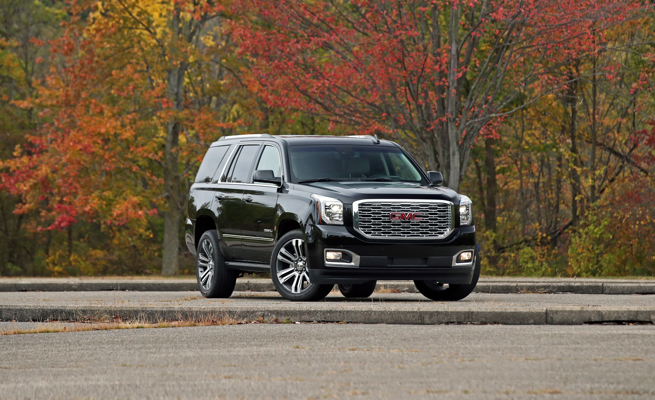 سعر ومواصفات جمس يوكن2019 في السعوديةعيوب gmc yukon 2019