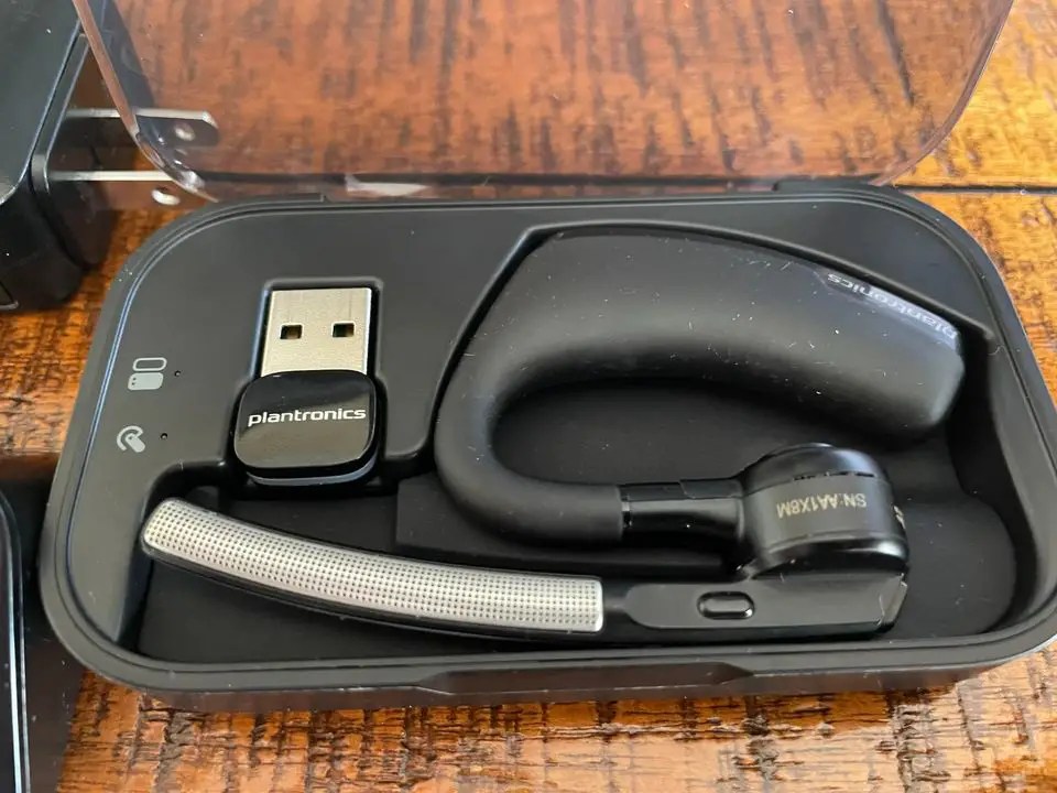 Poly Voyager Legend Review | Plantronics