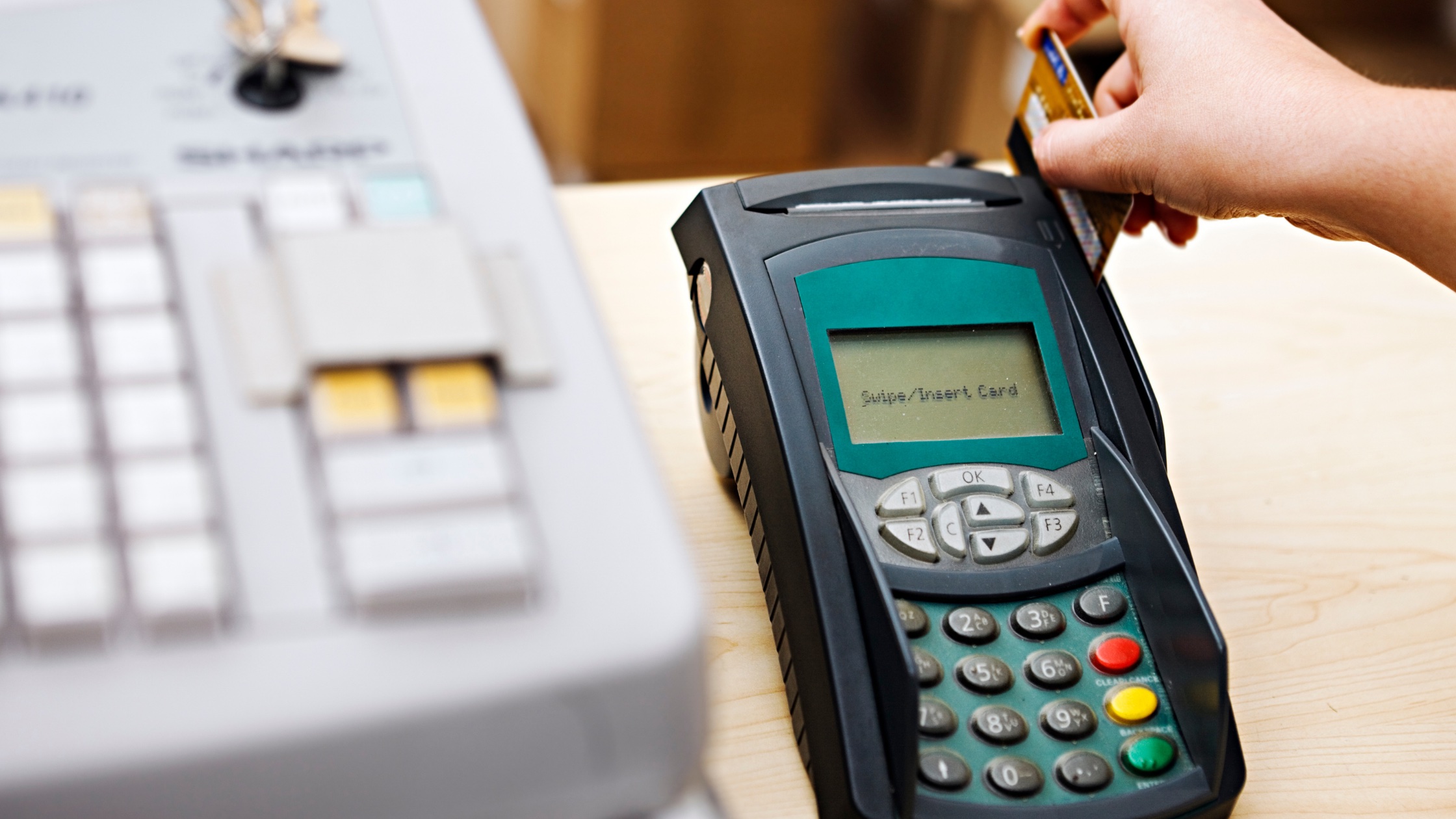 5 Things You Should Know Before Swiping Credit Card