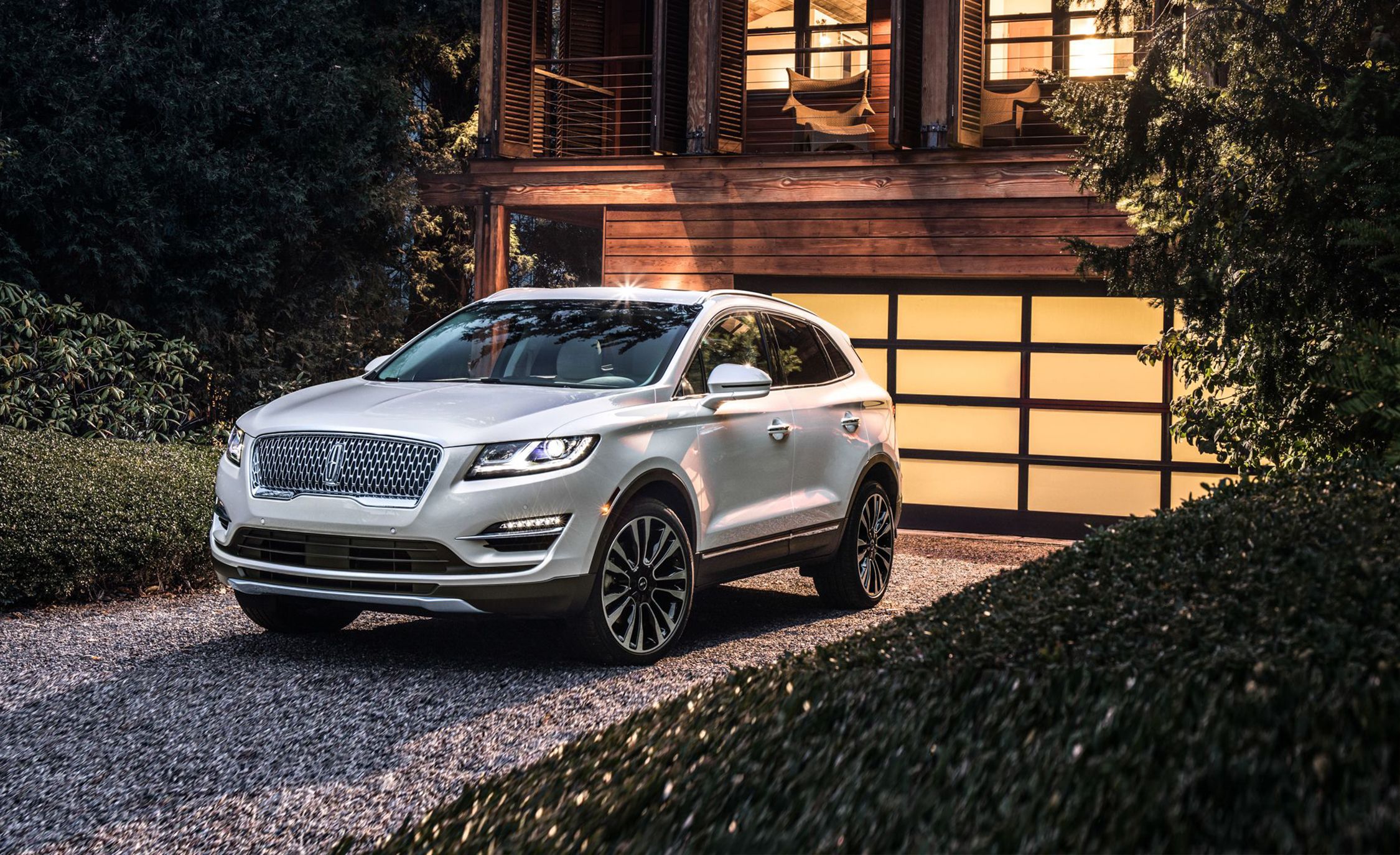 What Makes Lincoln SUVs Truly Stand Out 2020 Review Cars News 2021