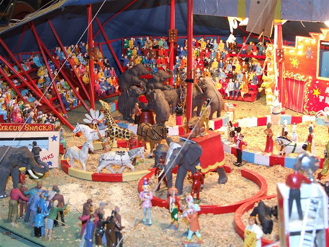 Is Your Resume a 3Ring Circus? Executive Resume Writing Service