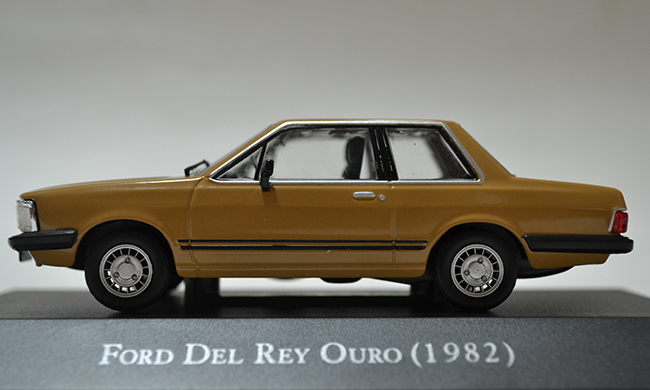 PremiumX 1/43 Ford Del Rey Ouro 1982 Gris - Modèle Réduit Collection (Occasion)