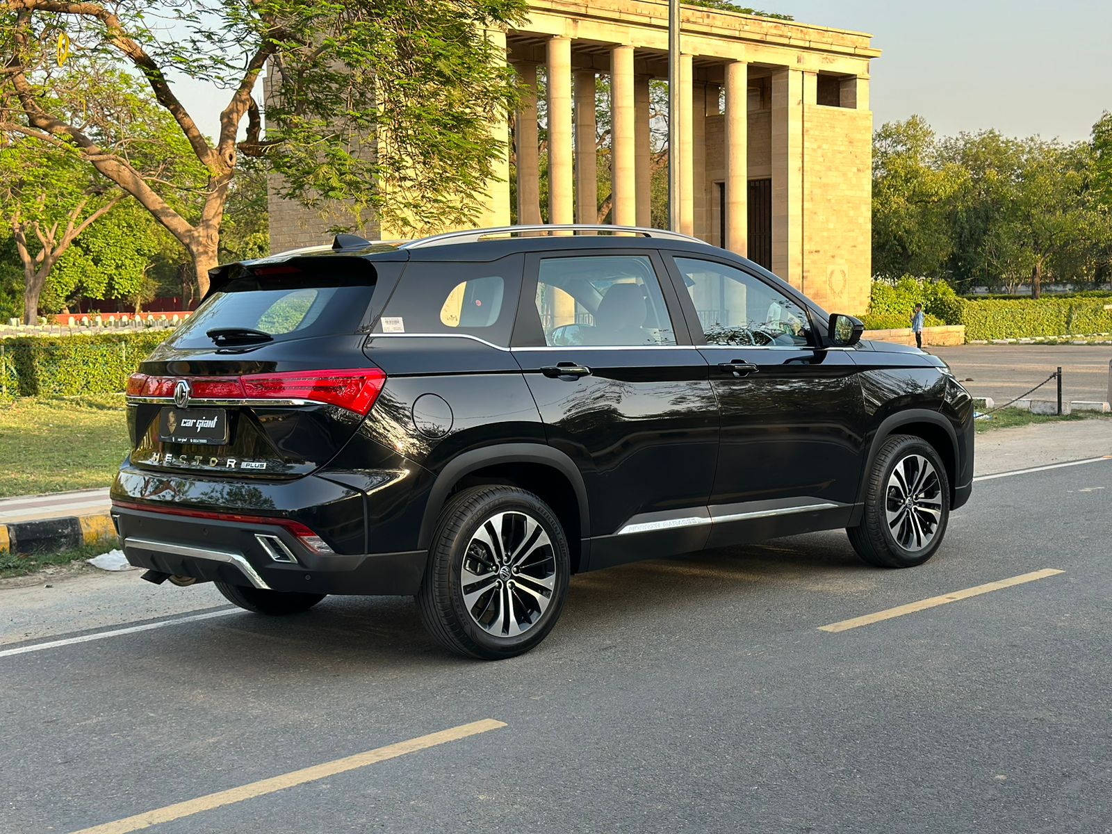 MG HECTOR PLUS