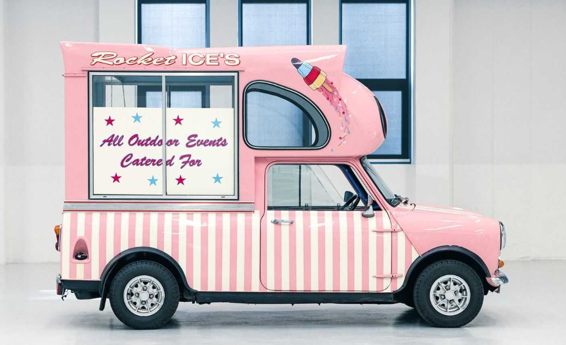 Look at a mini ice cream van from the 1960s Cargo Trailer CM