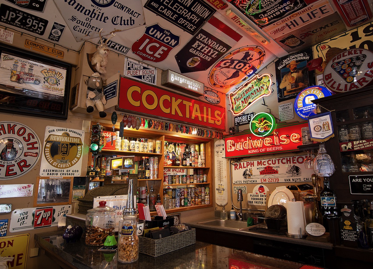 MENDENHALL CARS, GAS PUMPS & PETROLIANA MUSEUM Pulpaddict