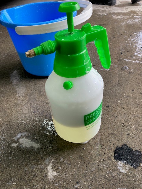 ダイソー製品で洗車道具作ってみた 噴霧器 岐阜の車好きのためのコーティング屋さん カーサロンウェリナ