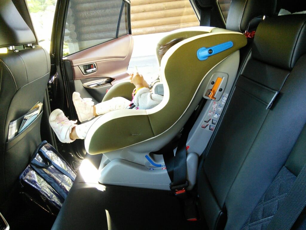 チャイルドシート2台の設置場所／大切なのは安全面と子どもを信じること CarLike（カーライク）