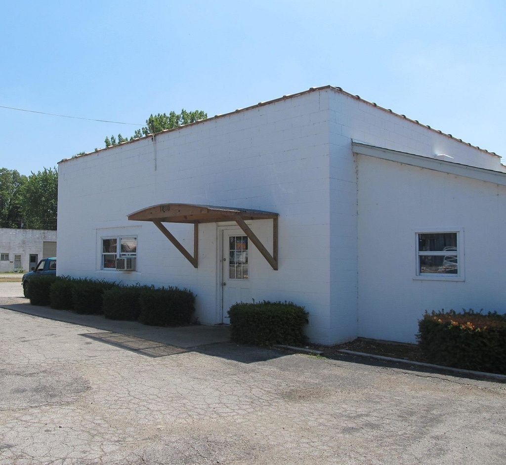 Shop and Dine The City of Carlyle, Illinois Carlyle Lake, Illinois
