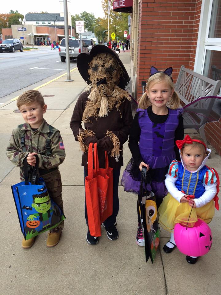 Trick or Treat The City of Carlyle, Illinois Carlyle Lake, Illinois