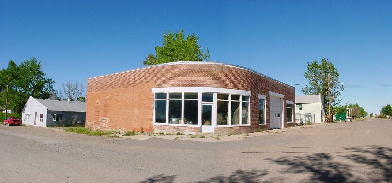 Around Carmangay Village of Carmangay