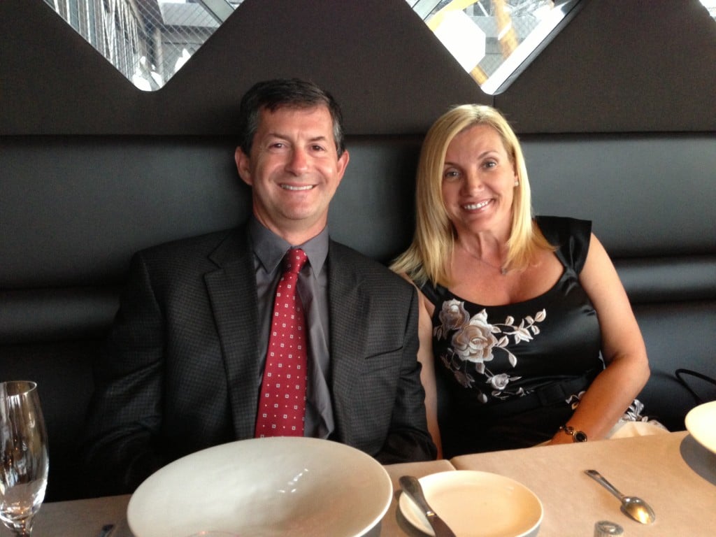 58 Tour Eiffel Tower Restaurant Overview, Dresscode Carmen Edelson