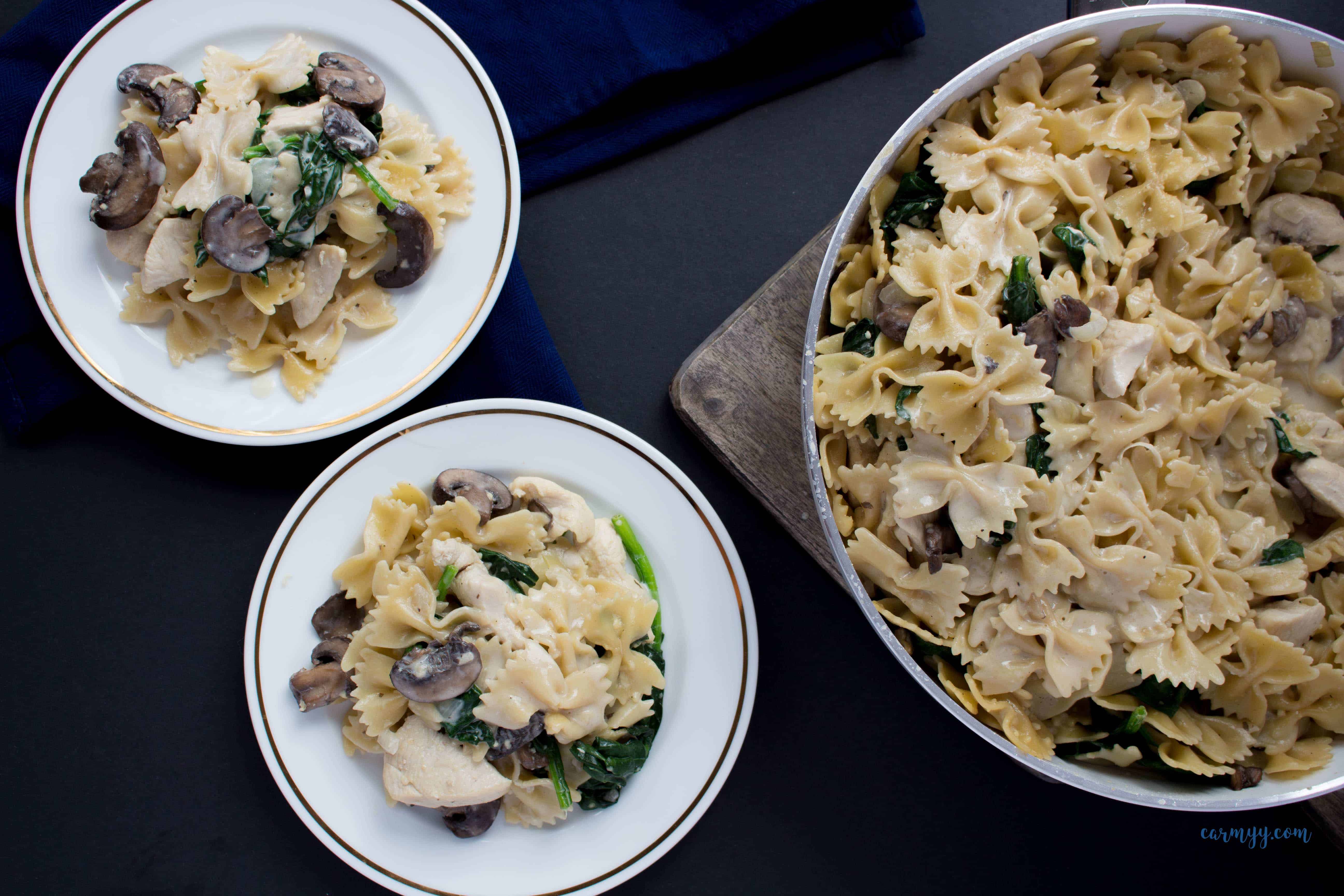 One Pot Creamy Mushroom Chicken Spinach Pasta Carmy Run Eat Travel
