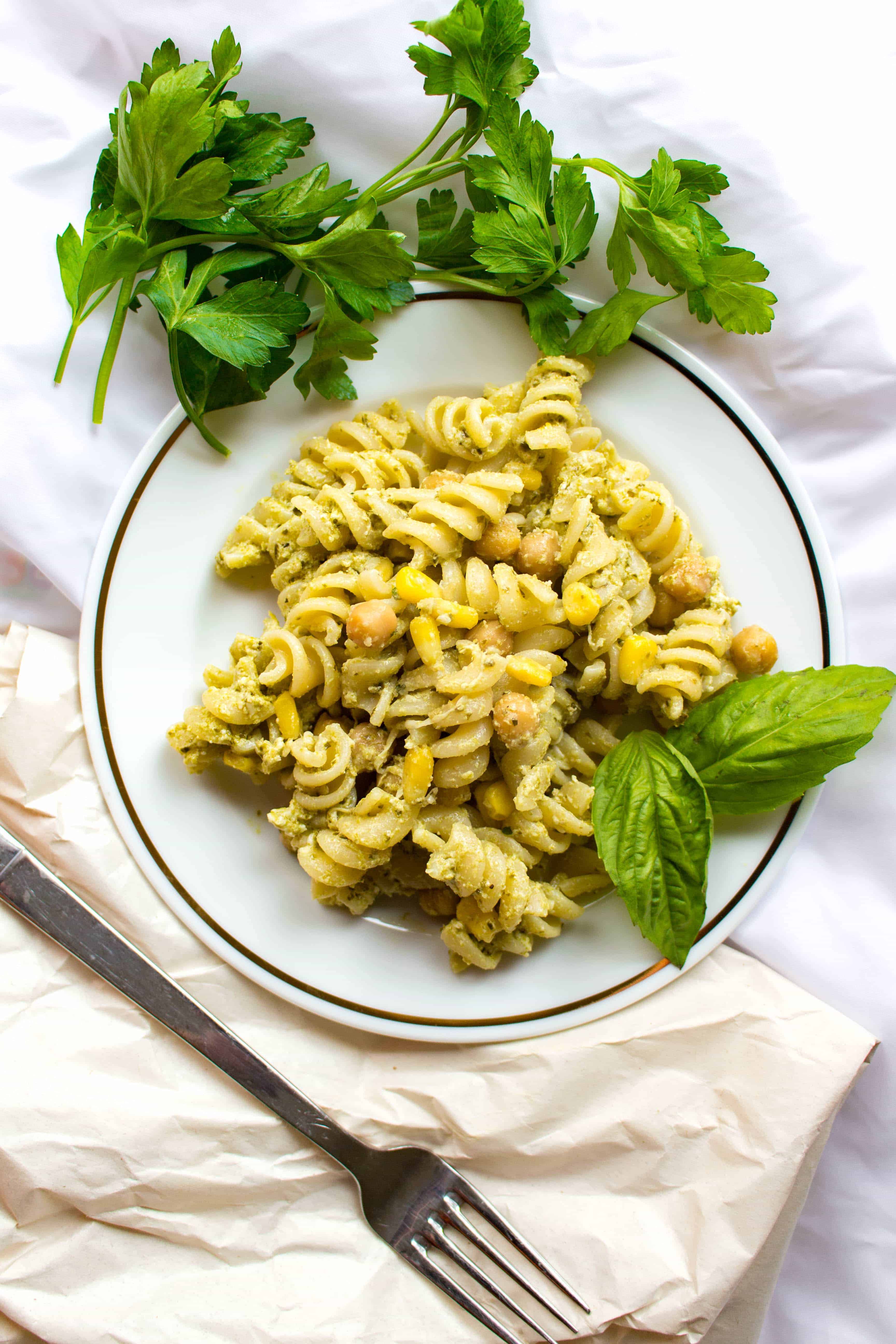 Last Minute Potluck Chickpea Pesto Pasta Carmy Run Eat Travel