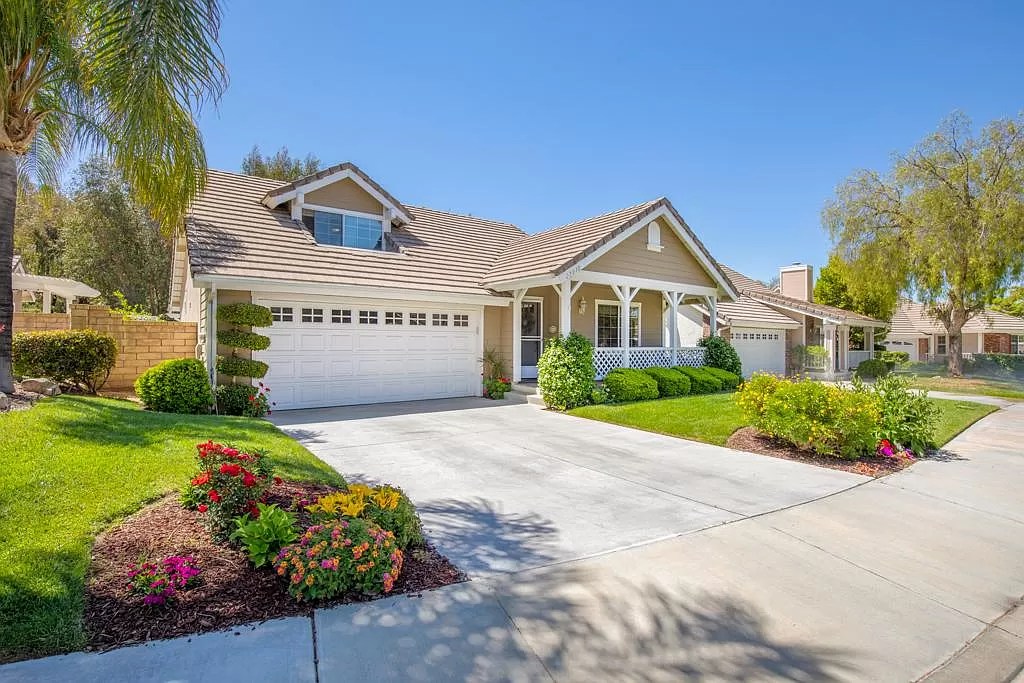 Stunning 3 & 3 in the Northbridge Neighborhood of Santa Clarita