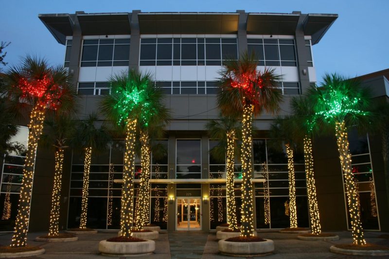 Commercial Holiday Outdoor Lighting