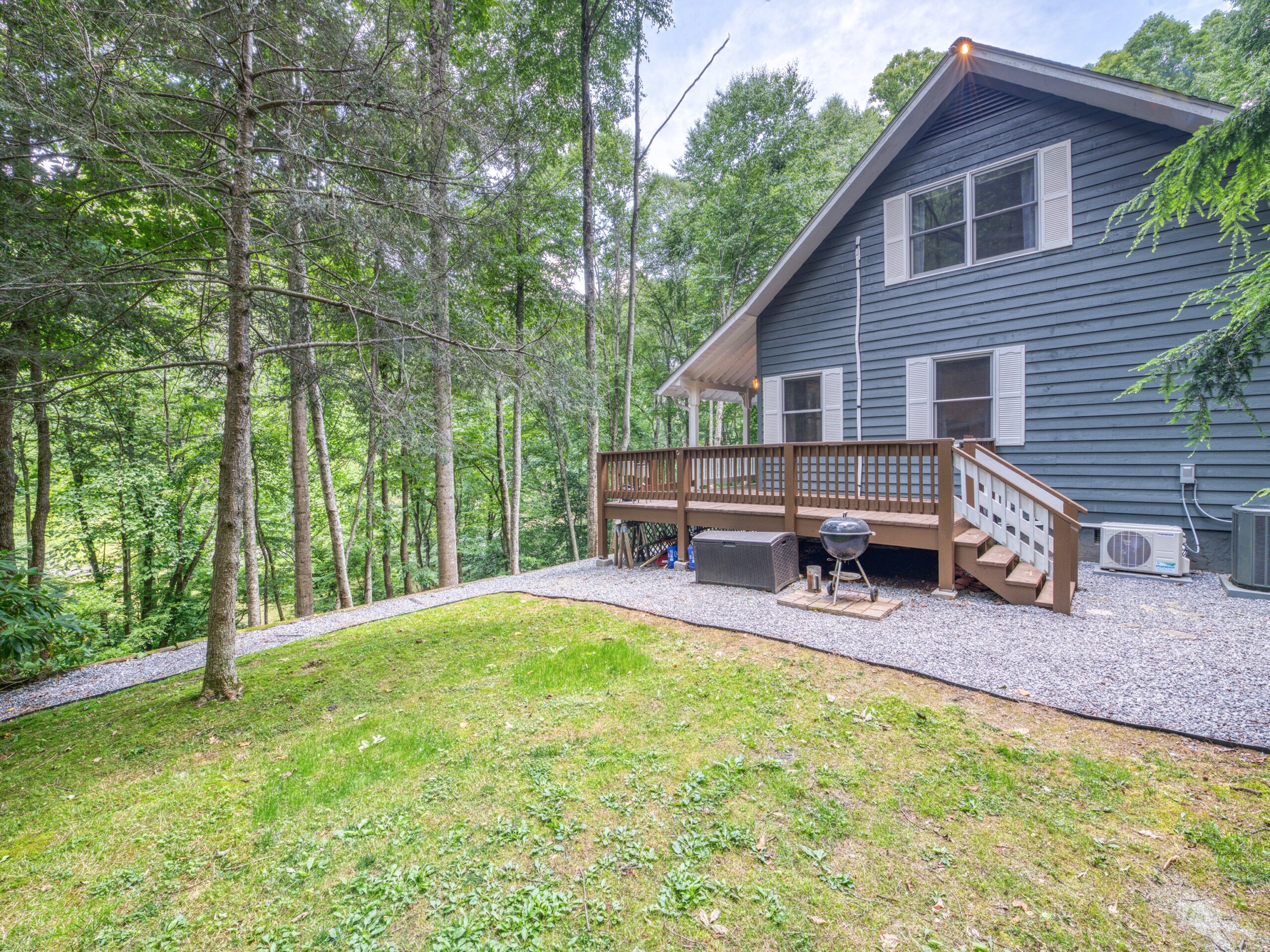 Water Rock Escape Cabin Rental Waynesville, NC Carolina Vacations