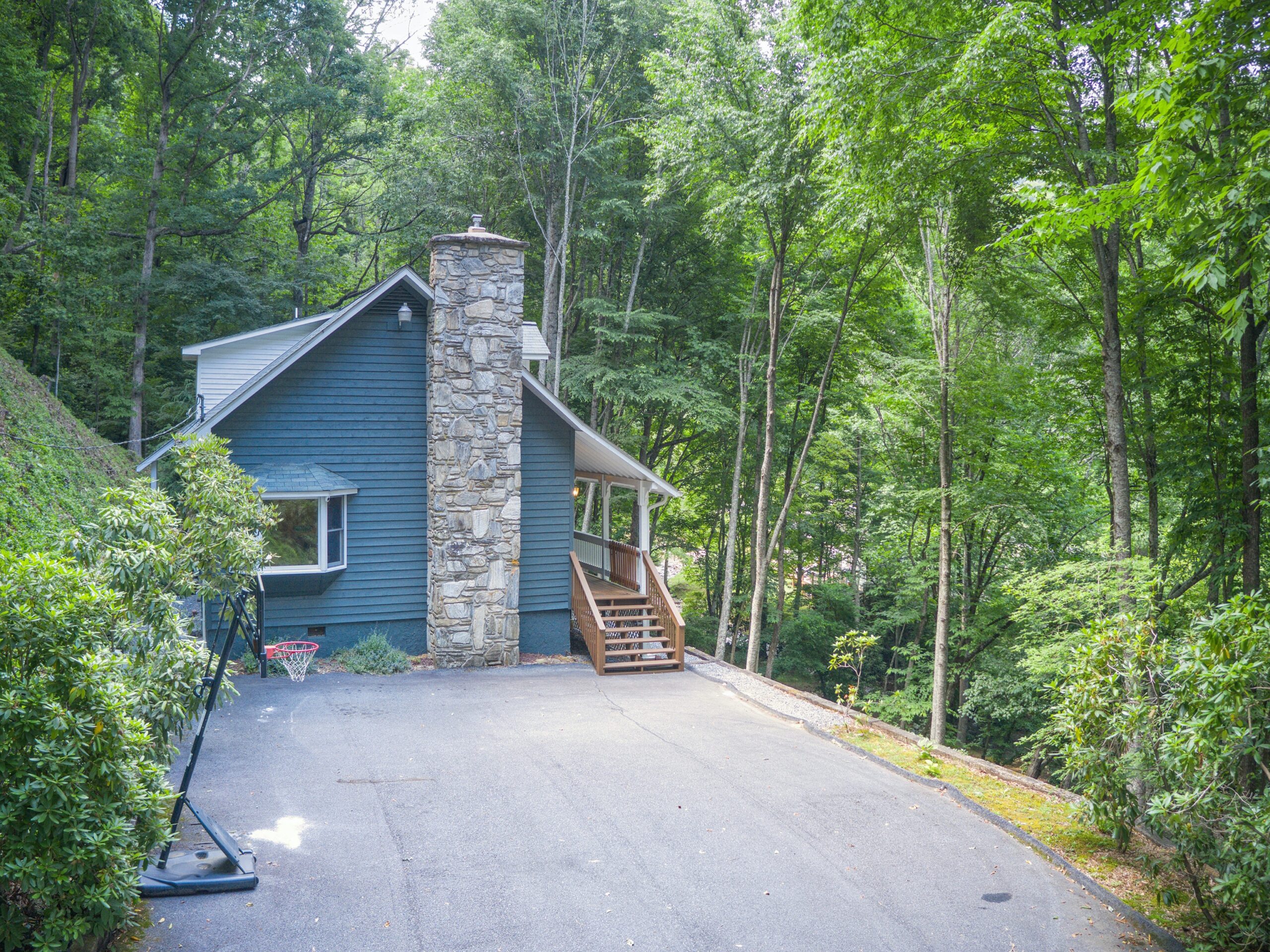 Water Rock Escape Cabin Rental Waynesville, NC Carolina Vacations