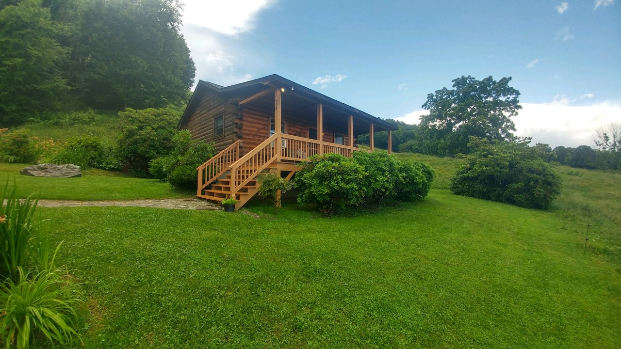 Hawk Mountain Cabin Rental Waynesville, NC Carolina Vacations