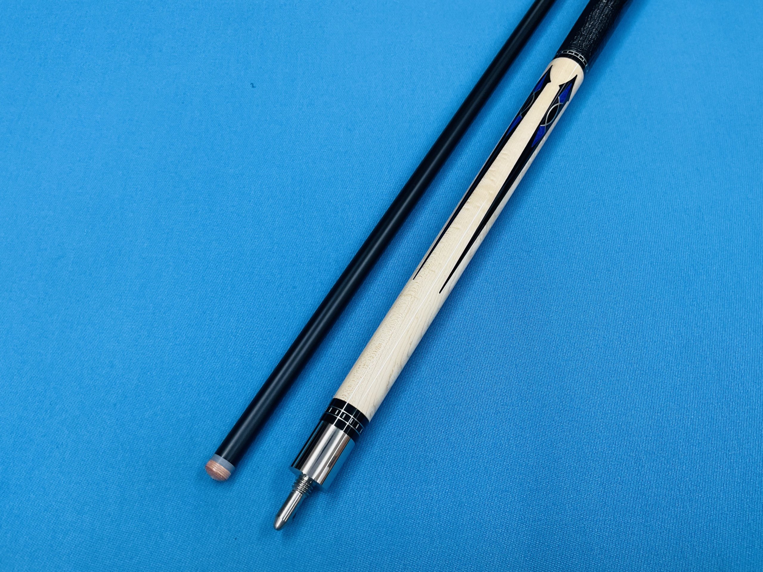 McDERMOTT CUE G703 WITH QUICK RELEASE JOINT & DEFY CARBON SHAFT 12.5 mm