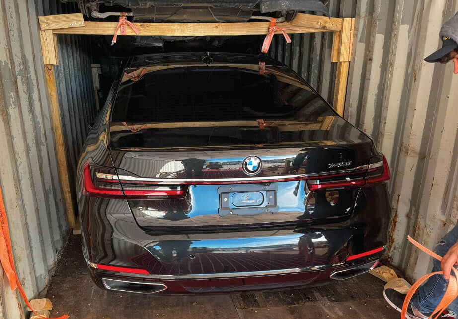 Cars from the USA and Korea Buy a car at auction Manheim, Copart