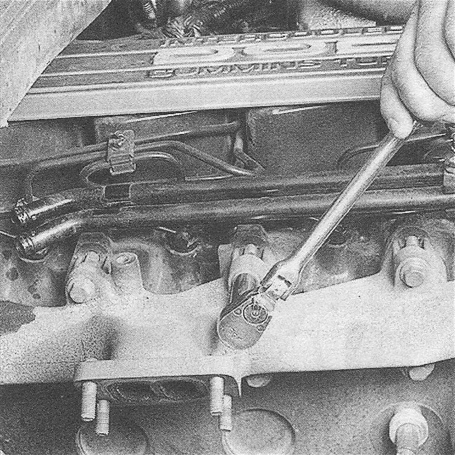 Dodge RAM Trucks Diesel engine Exhaust manifold removal and